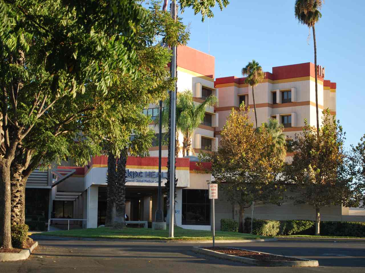 Entrance and sign for Hemet Global Medical Center on East Devonshire Avenue Entrance and sign for Hemet Global Medical Center on East Devonshire Avenue