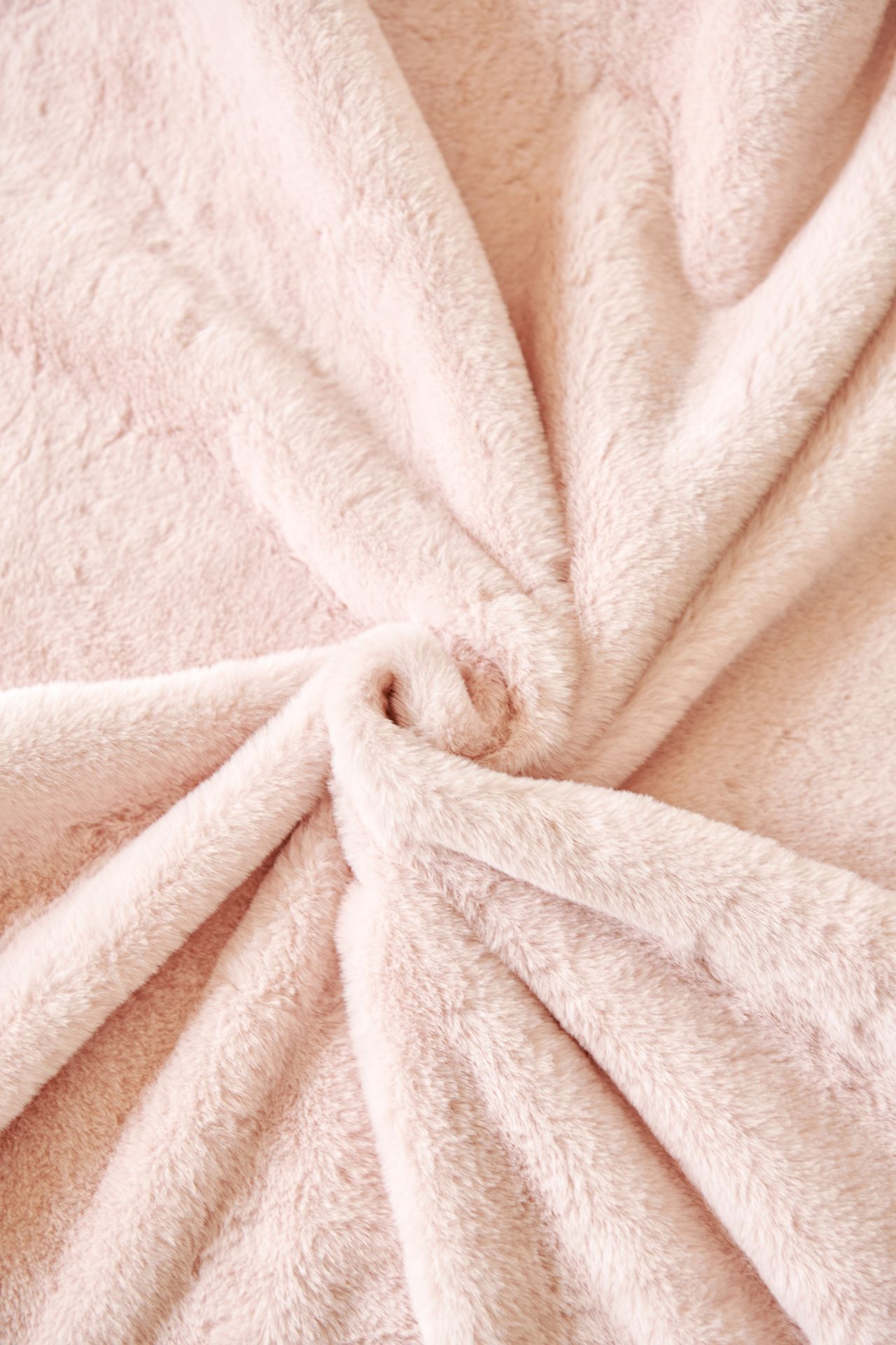 pexels-slipcoverkas-30363035 pink-sherpa-fabric-texture-close-up